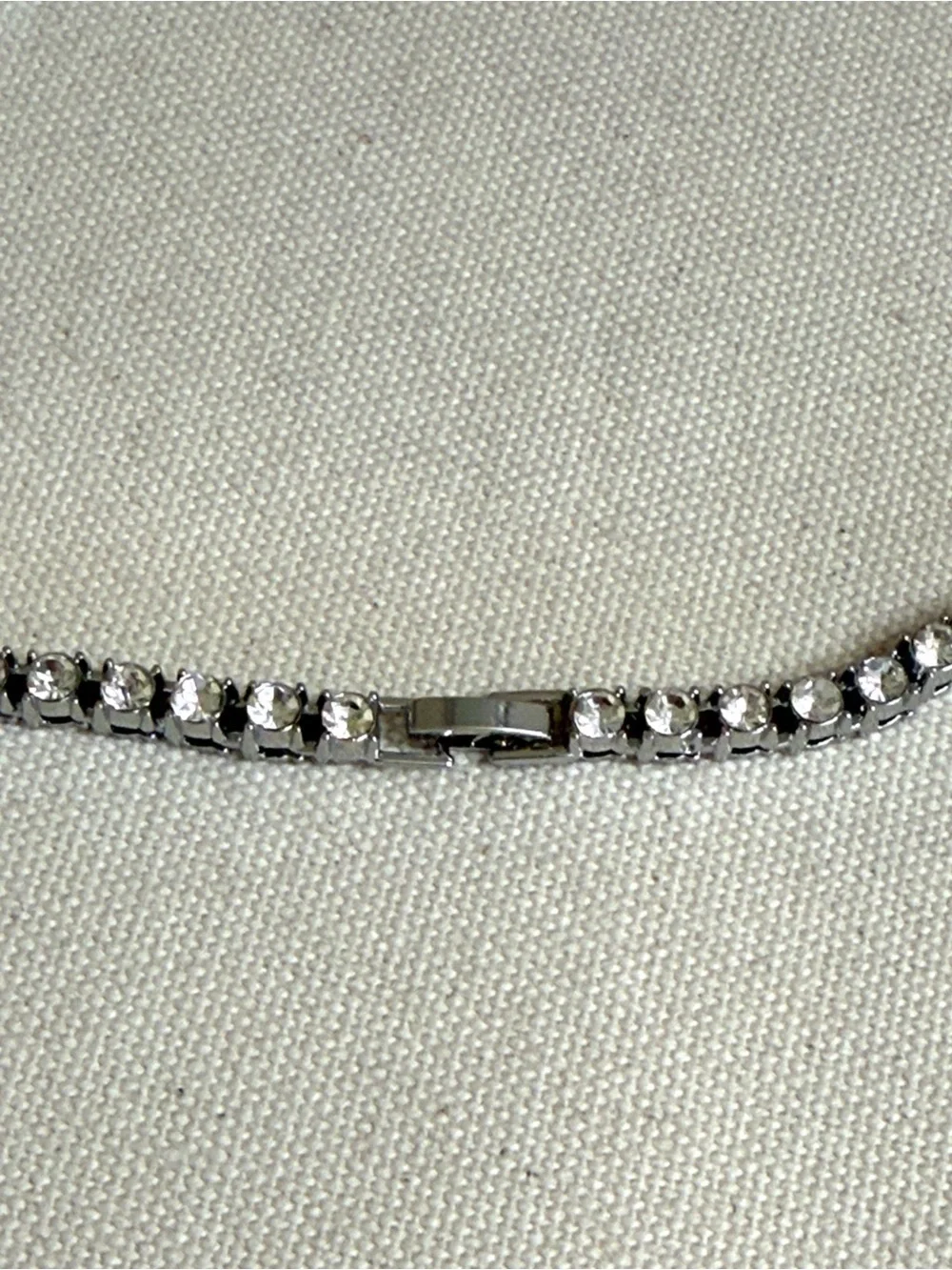 NWT Classic Silver-Tone Crystal Tennis Necklace 4mm / 18 inch - Picture 7 of 8
